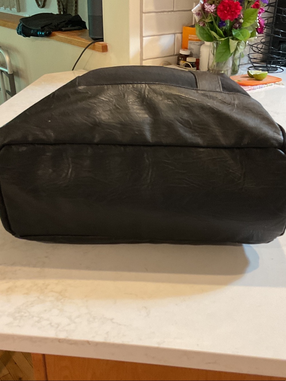 Lucy Work to Workout Canvas Weekender Bag with shoulder strap black NWOT yoga - Picture 6 of 16